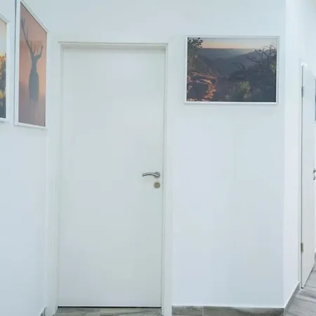 Διαμέρισμα Modern At Convenient Location *