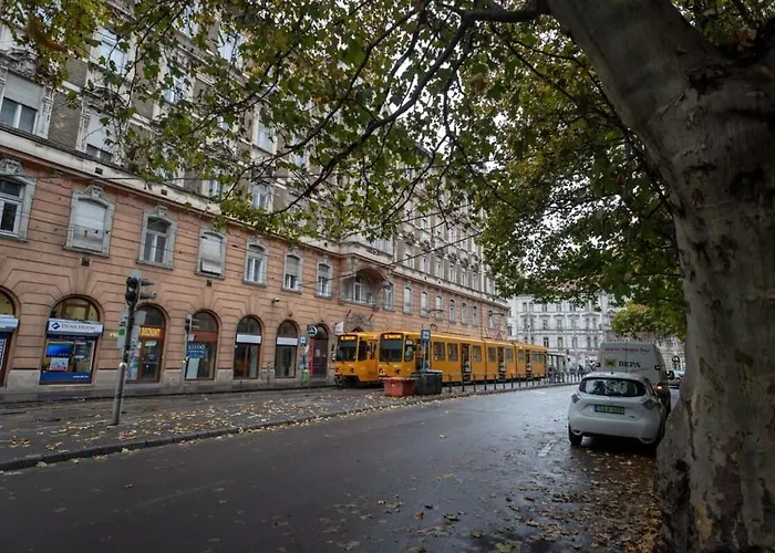 Apartament Modern At Convenient Location