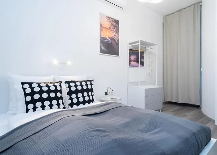 Apartament Modern At Convenient Location *
